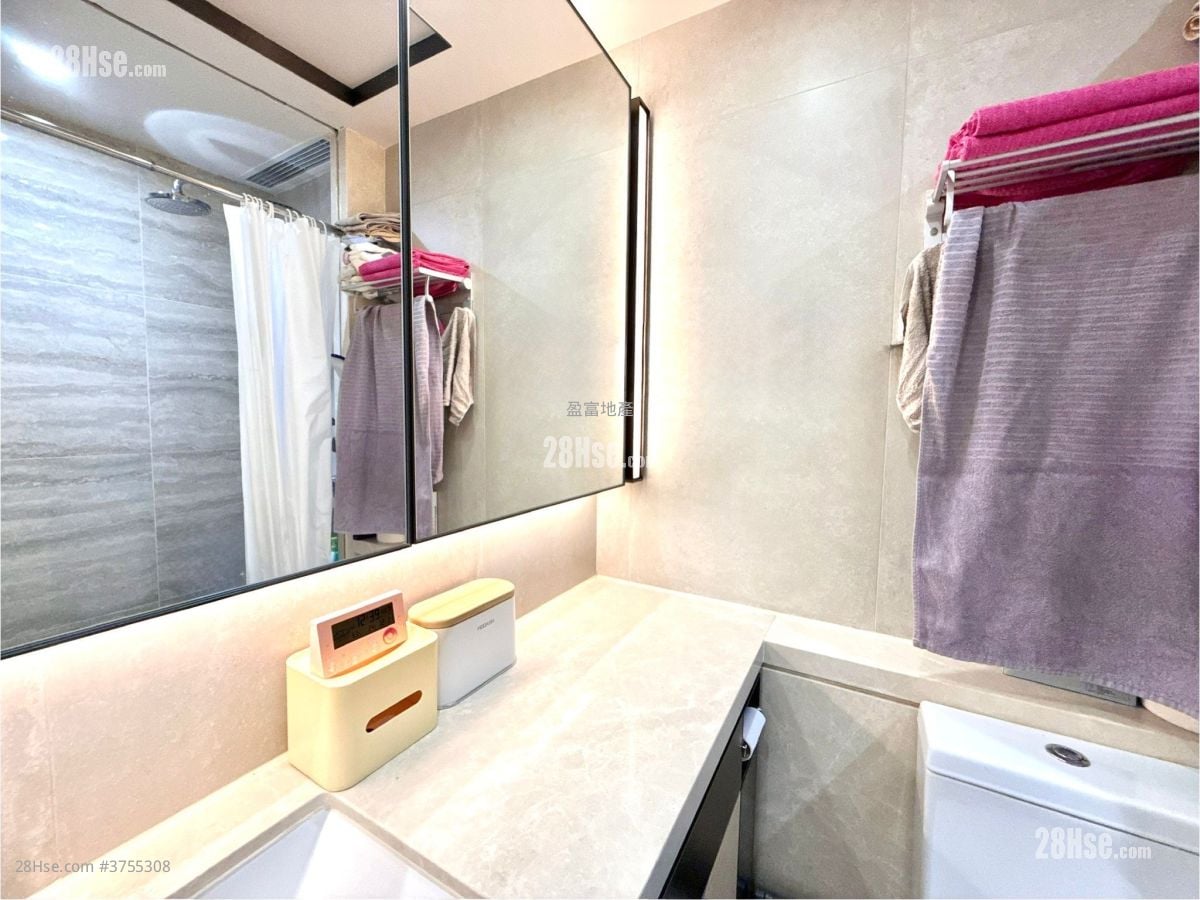 The Regent Sell 3 Bedrooms , 2 Bathrooms 735 ft²