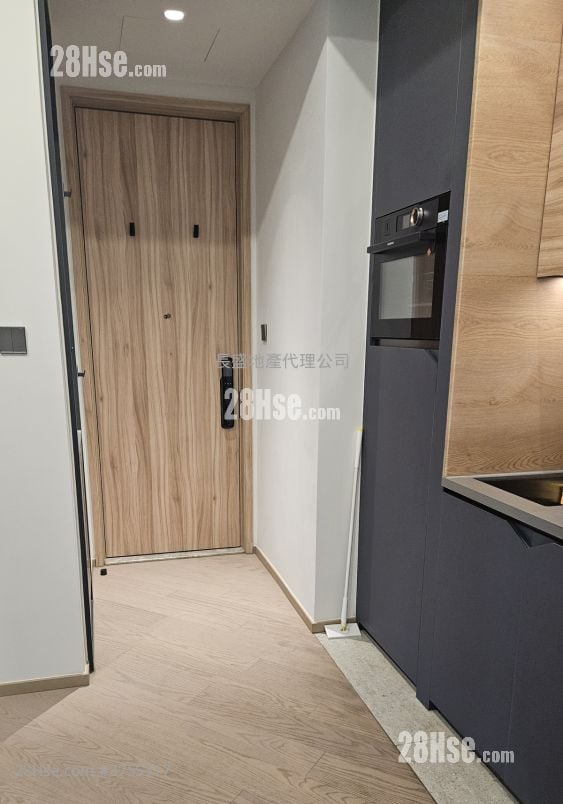 連方 售盤 1 房 , 1 浴室 293 平方呎