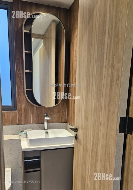 連方 售盤 1 房 , 1 浴室 293 平方呎