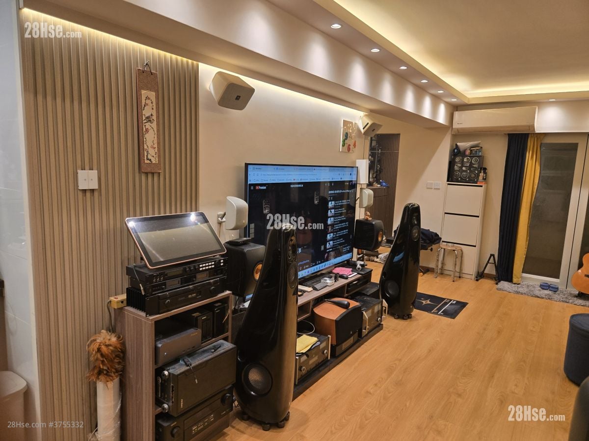 厅: 中华大厦 售盘 2 房 , 2 浴室 713 平方尺