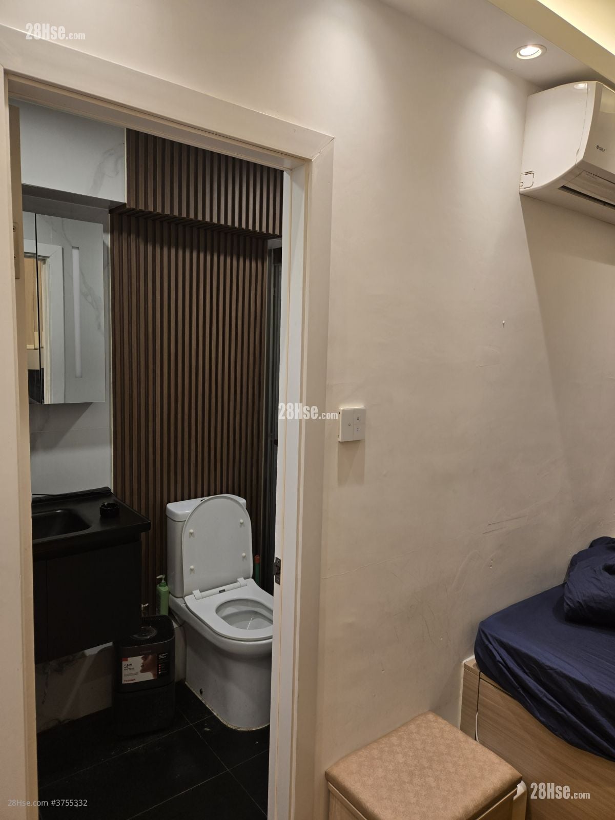 浴室: 中华大厦 售盘 2 房 , 2 浴室 713 平方尺