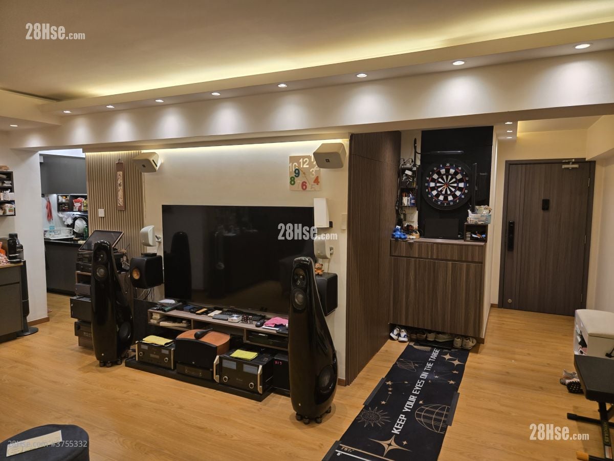 厅: 中华大厦 售盘 2 房 , 2 浴室 713 平方尺