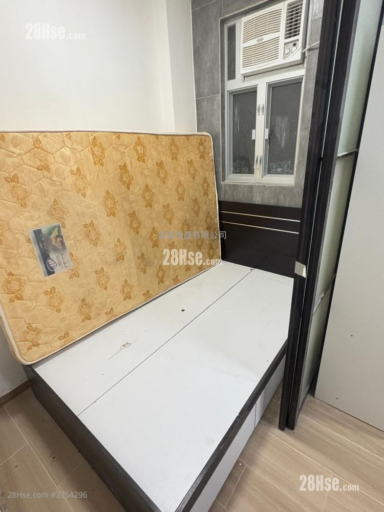 單幢樓房 租盤 1 浴室 160 平方呎