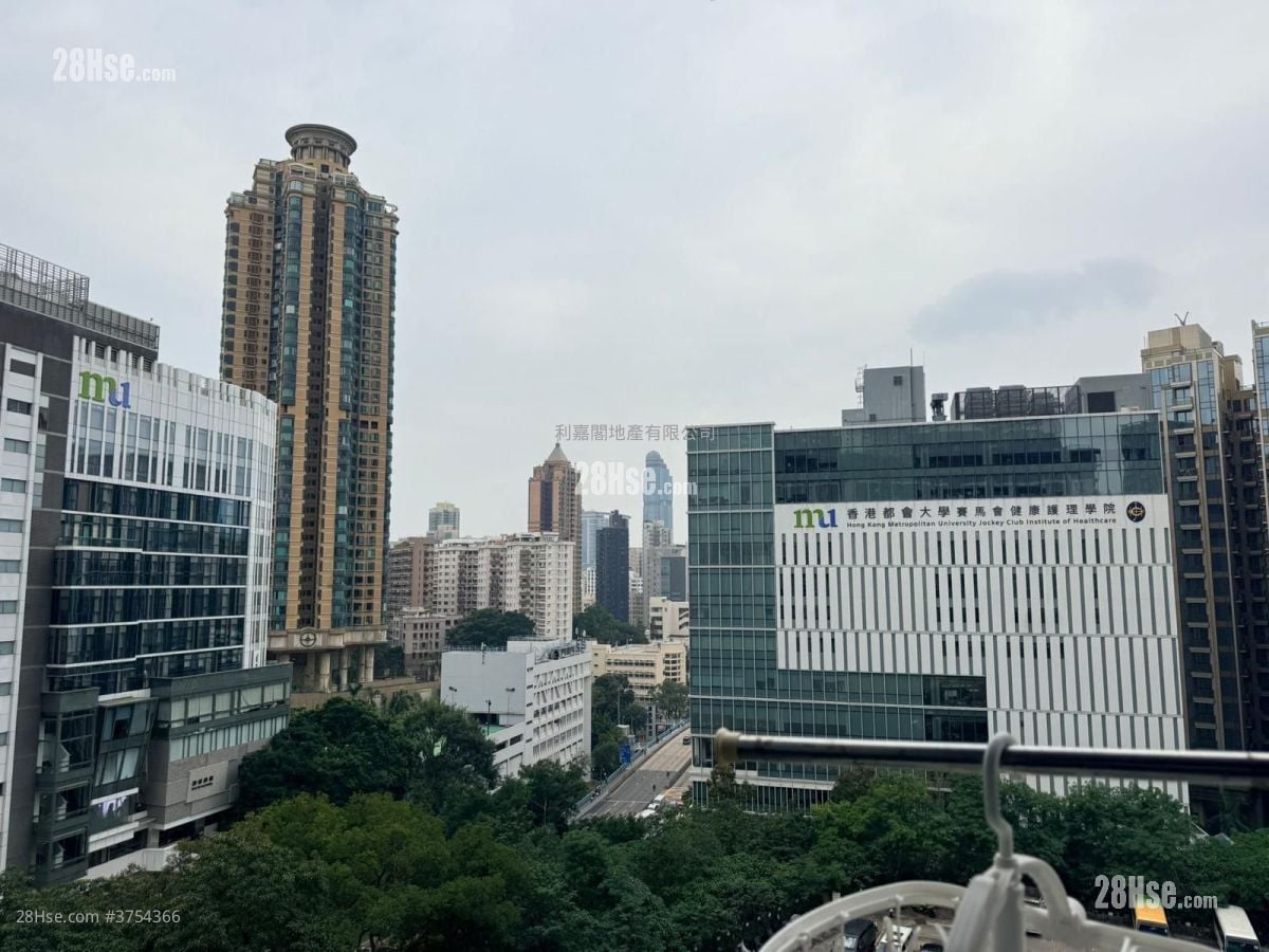 One Homantin Sell 2 Bedrooms 509 ft²