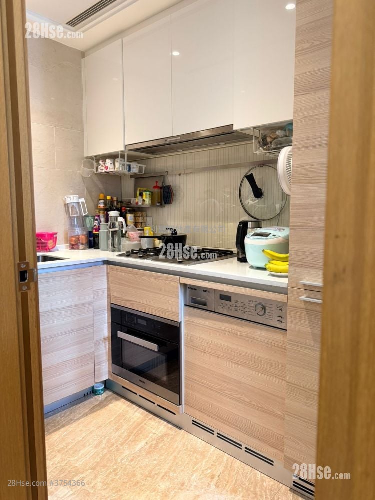 One Homantin Sell 2 Bedrooms 509 ft²