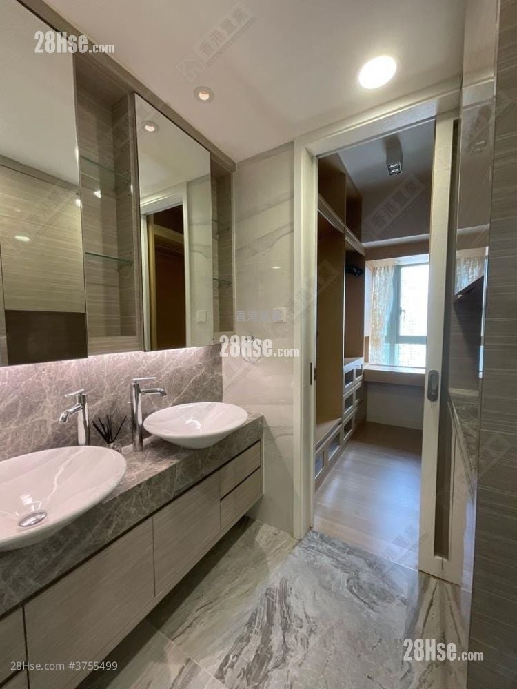 君临天下 售盘 2 房 , 2 浴室 743 平方尺