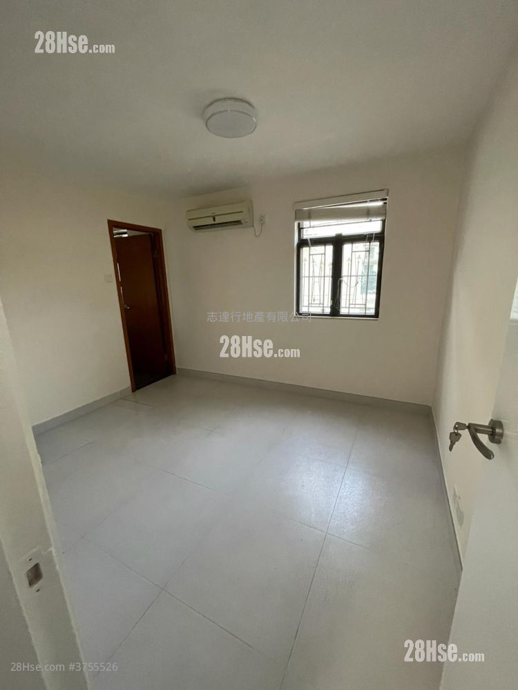 村屋 租盤 2 房 , 2 浴室 700 平方呎