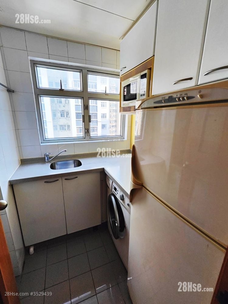 Le Village Sell 1 Bedroom , 1 Bathroom 294 ft²