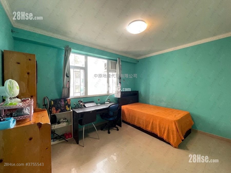 Glen Haven Sell 3 Bedrooms 1,227 ft²