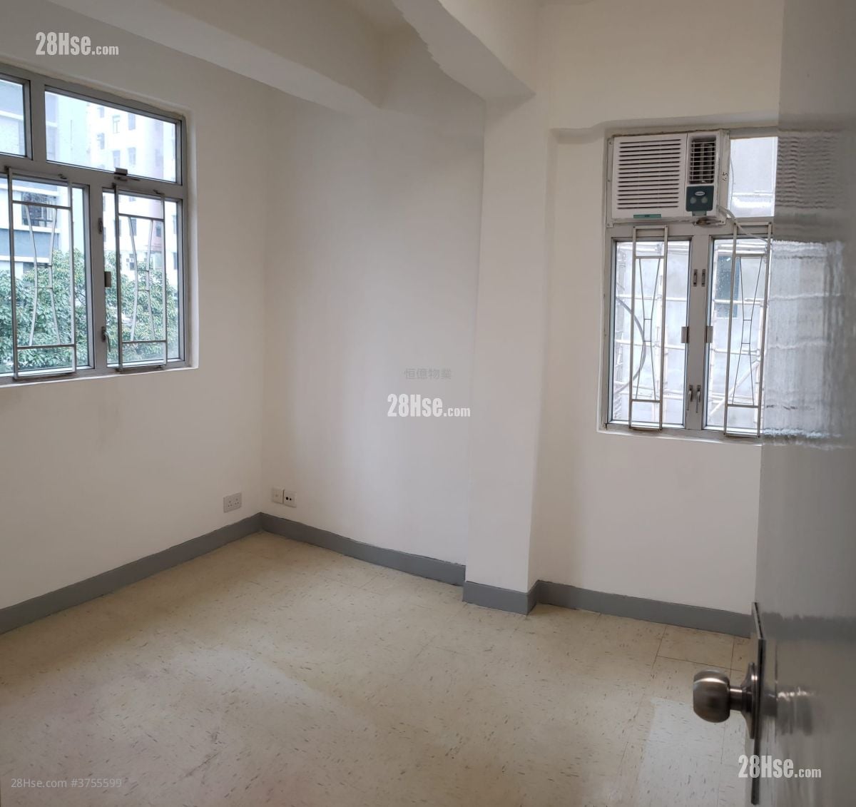 Pong Fai Building Sell 2 Bedrooms , 1 Bathroom 344 ft²