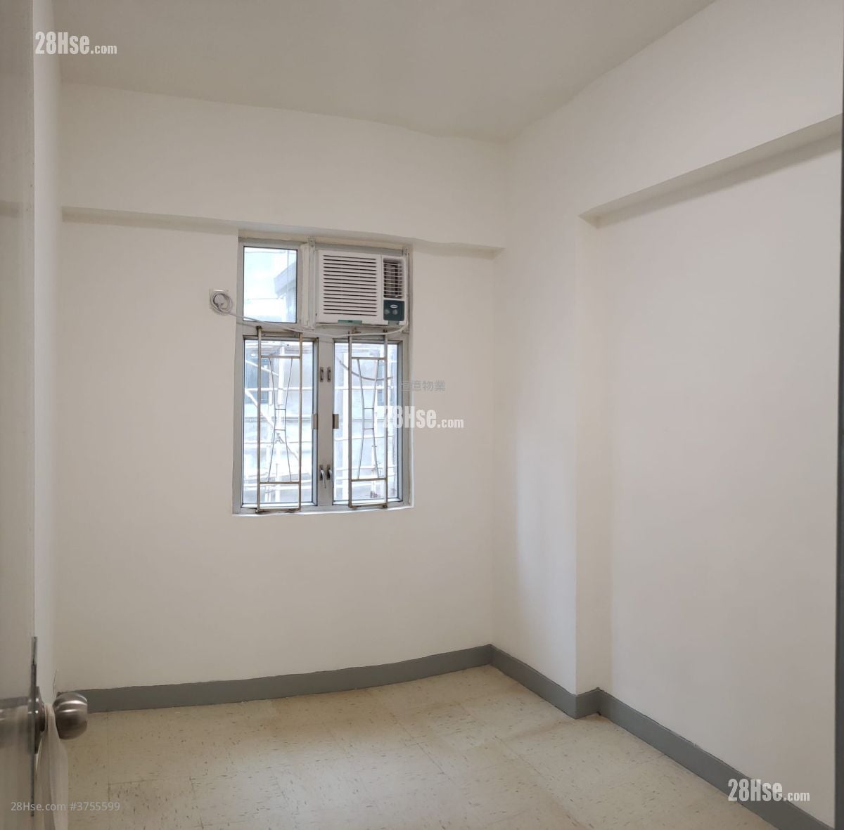 Pong Fai Building Sell 2 Bedrooms , 1 Bathroom 344 ft²
