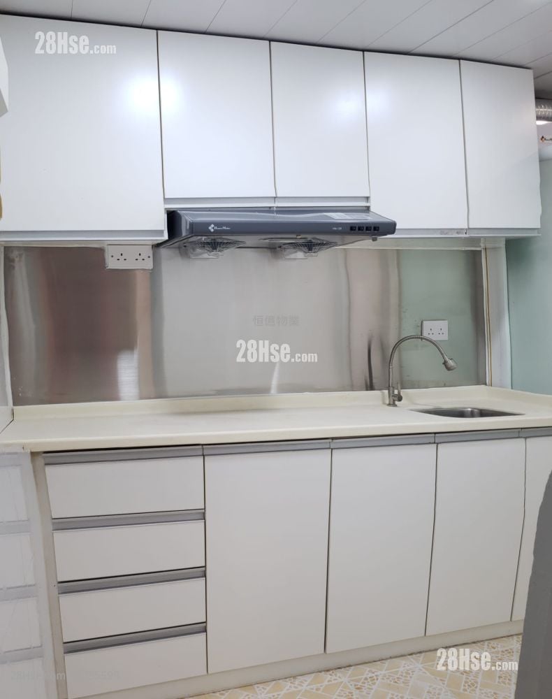 Pong Fai Building Sell 2 Bedrooms , 1 Bathroom 344 ft²