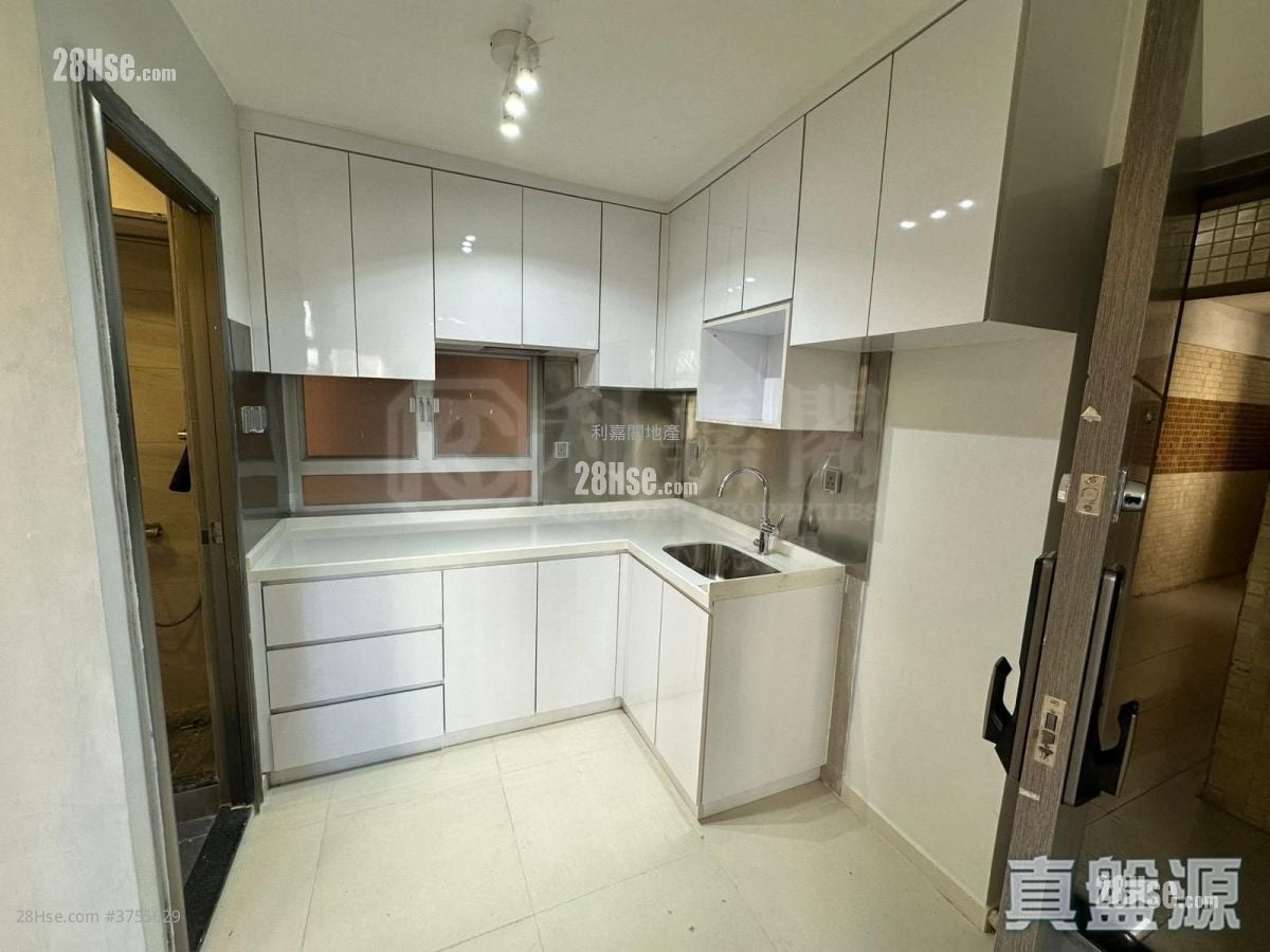 Amoy Gardens Sell 2 Bedrooms , 1 Bathroom 375 ft²