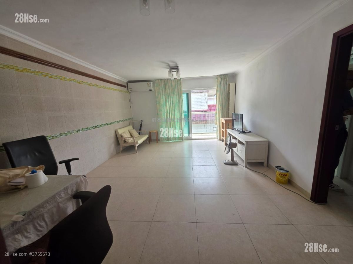 Village Sell 2 Bedrooms , 1 Bathroom 630 ft²