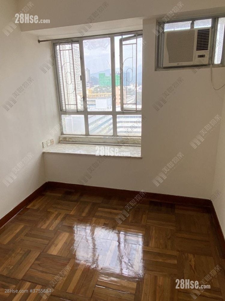 Fanling Centre Sell 3 Bedrooms 513 ft²