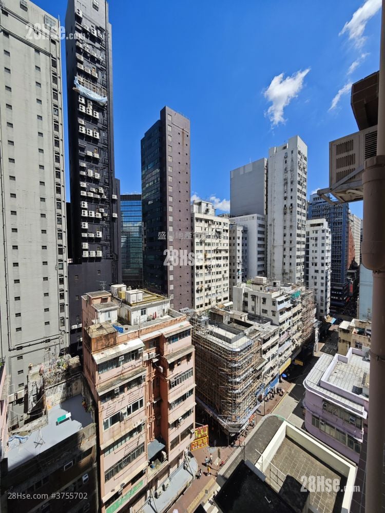 Cheung Fu Mansion Sell 2 Bedrooms , 1 Bathroom 321 ft²