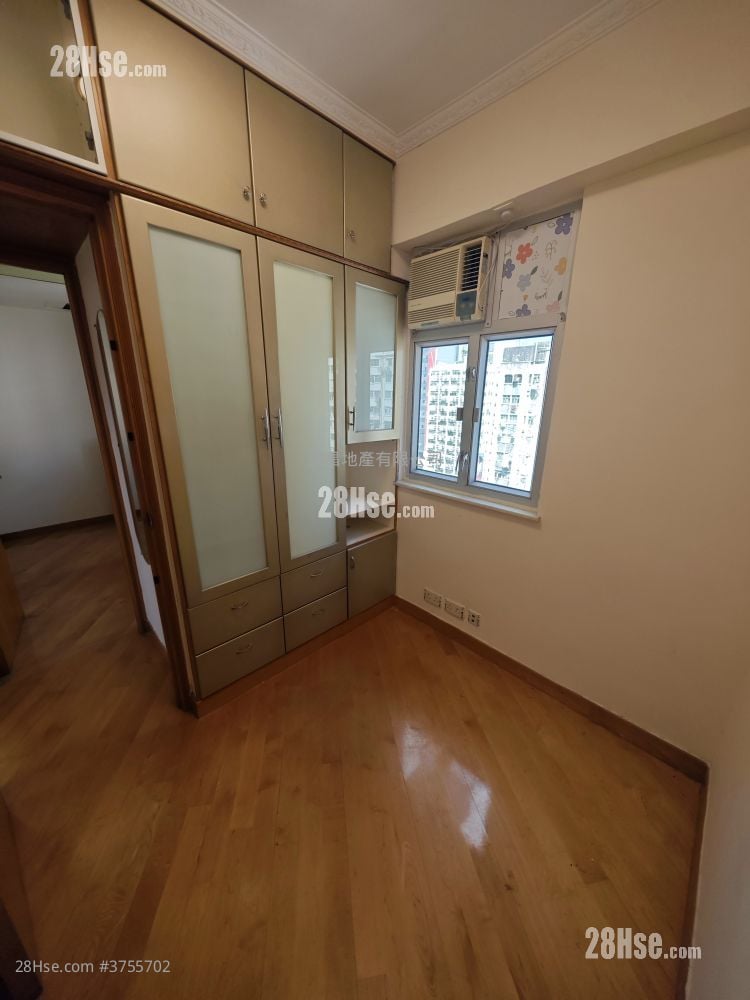 Cheung Fu Mansion Sell 2 Bedrooms , 1 Bathroom 321 ft²