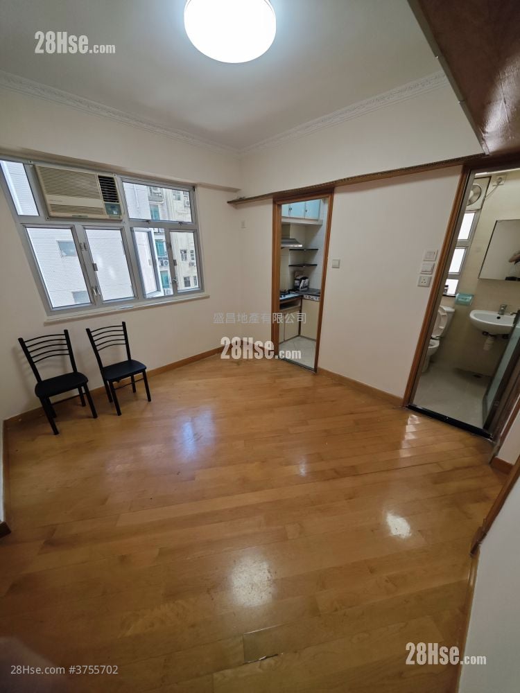 Cheung Fu Mansion Sell 2 Bedrooms , 1 Bathroom 321 ft²