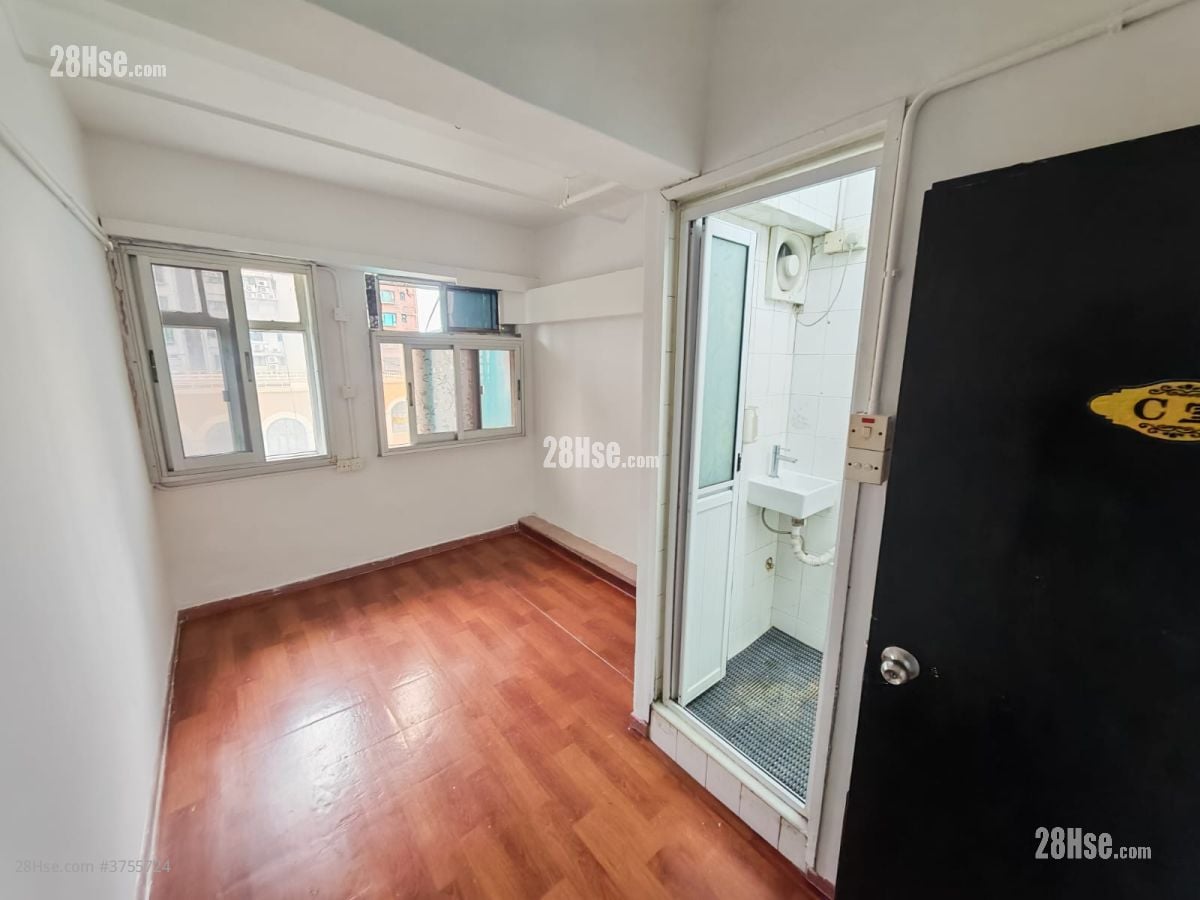 Pollock Building Sell 5+ Bedrooms , 5+ Toilets 730 ft²