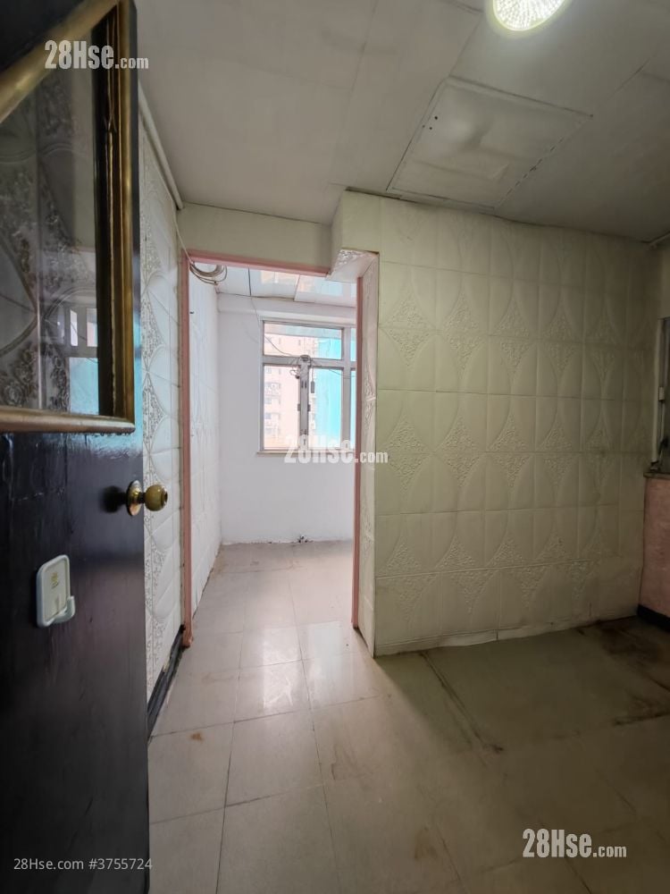 Pollock Building Sell 5+ Bedrooms , 5+ Toilets 730 ft²