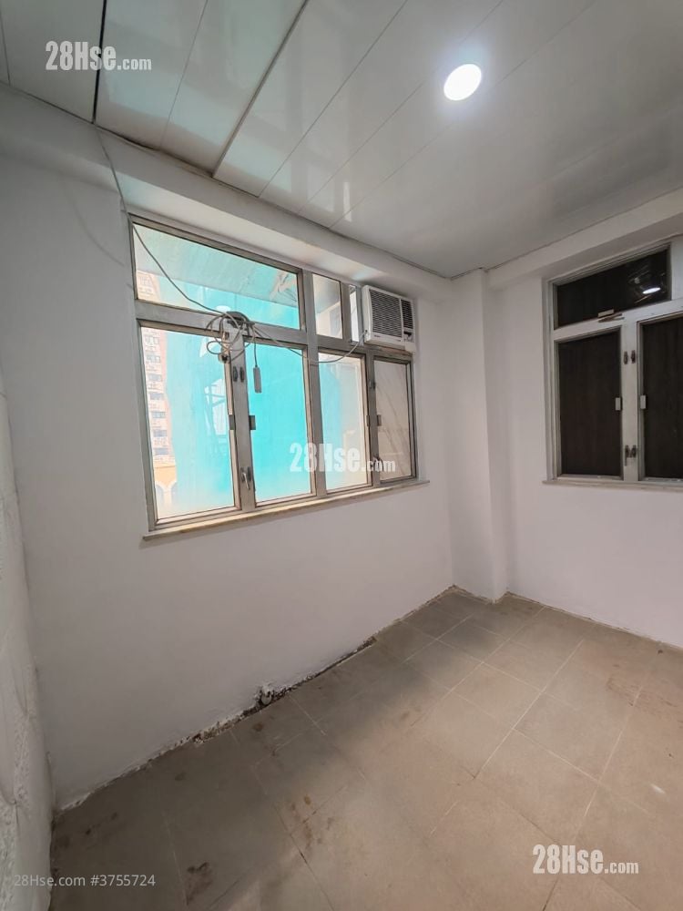 Pollock Building Sell 5+ Bedrooms , 5+ Toilets 730 ft²