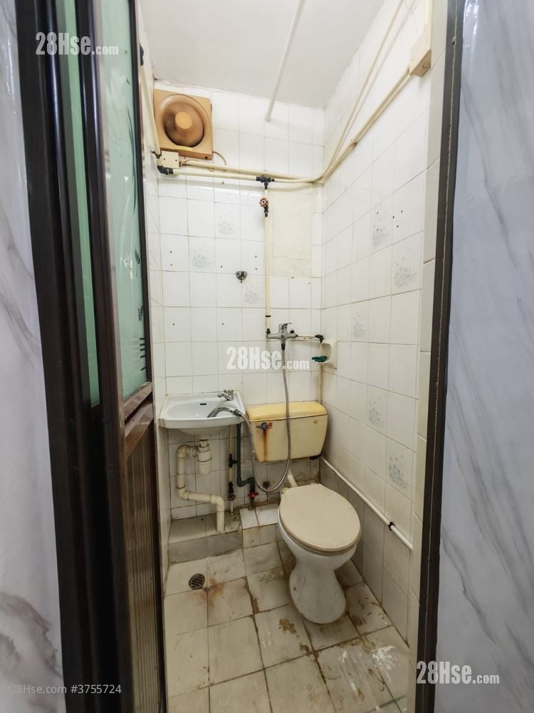 Pollock Building Sell 5+ Bedrooms , 5+ Toilets 730 ft²