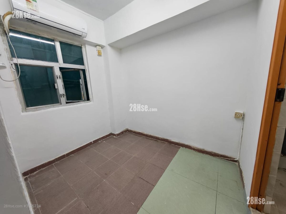 Pollock Building Sell 5+ Bedrooms , 5+ Toilets 730 ft²