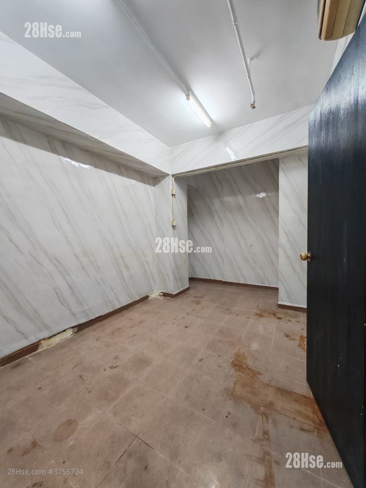 Pollock Building Sell 5+ Bedrooms , 5+ Toilets 730 ft²