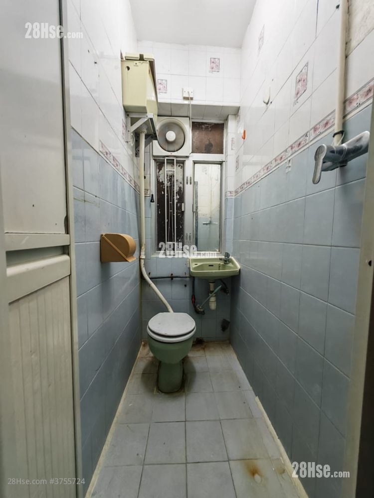 Pollock Building Sell 5+ Bedrooms , 5+ Toilets 730 ft²