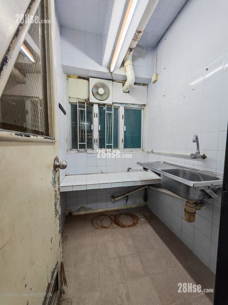 Pollock Building Sell 5+ Bedrooms , 5+ Toilets 730 ft²