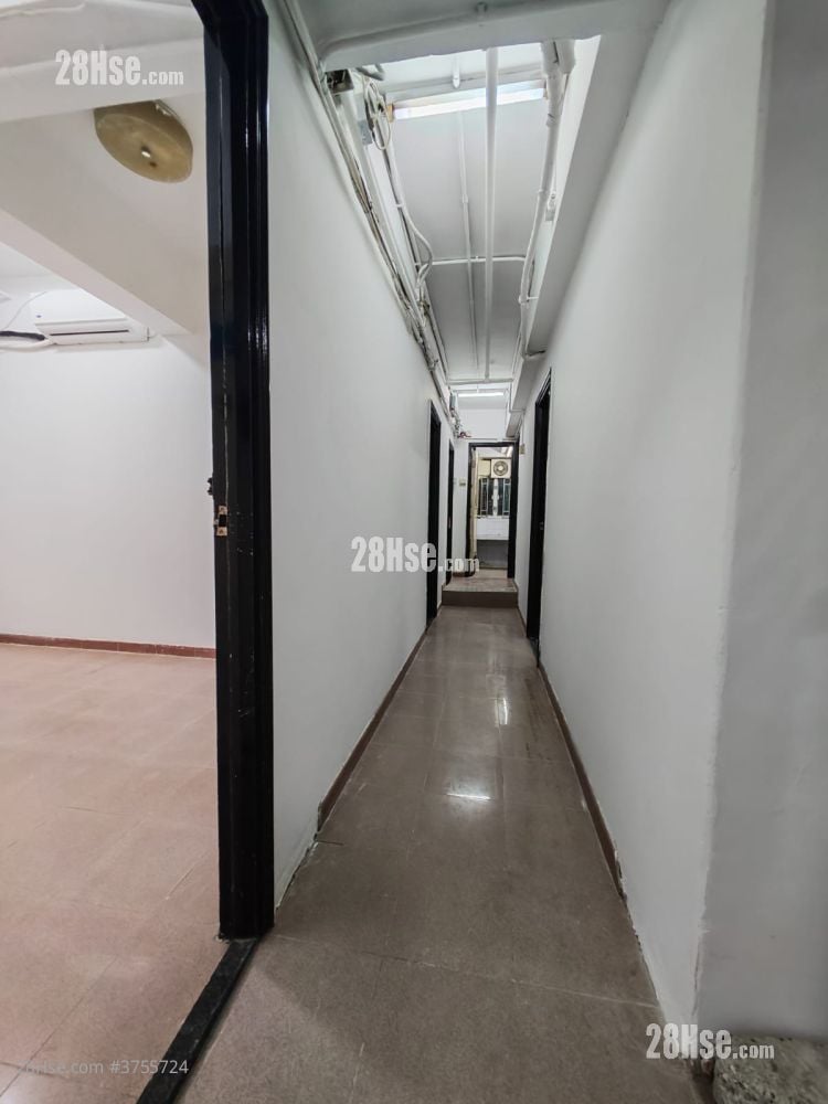 Pollock Building Sell 5+ Bedrooms , 5+ Toilets 730 ft²