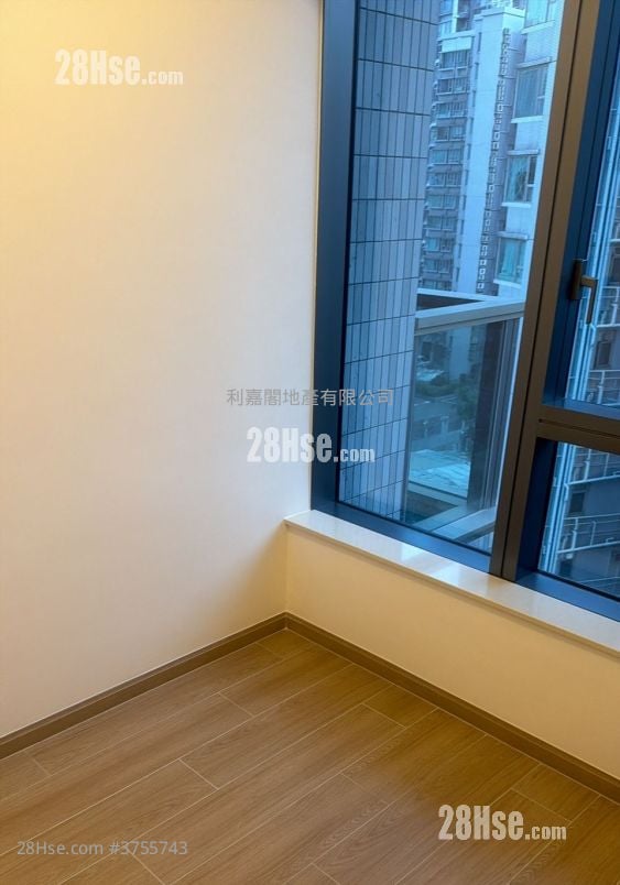 Hava Sell 1 Bedroom 286 ft²