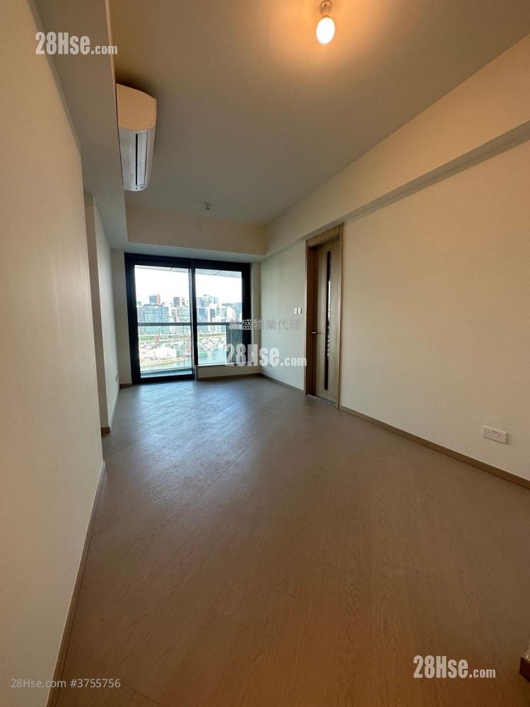 One Victoria Rental 3 Bedrooms , 2 Bathrooms 643 ft²