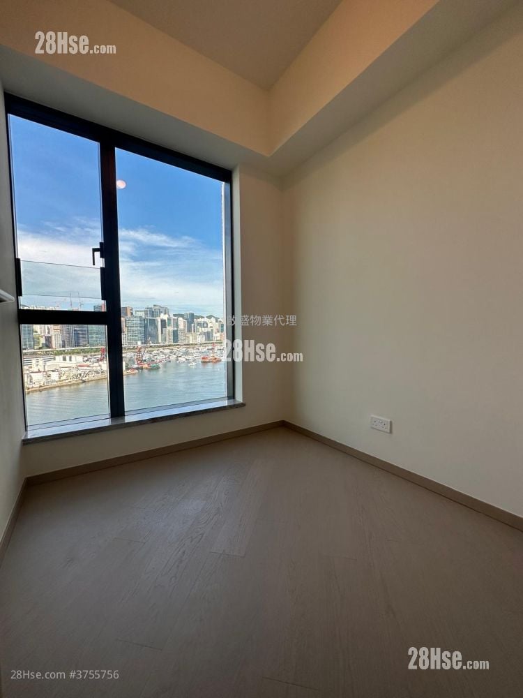 One Victoria Rental 3 Bedrooms , 2 Bathrooms 643 ft²