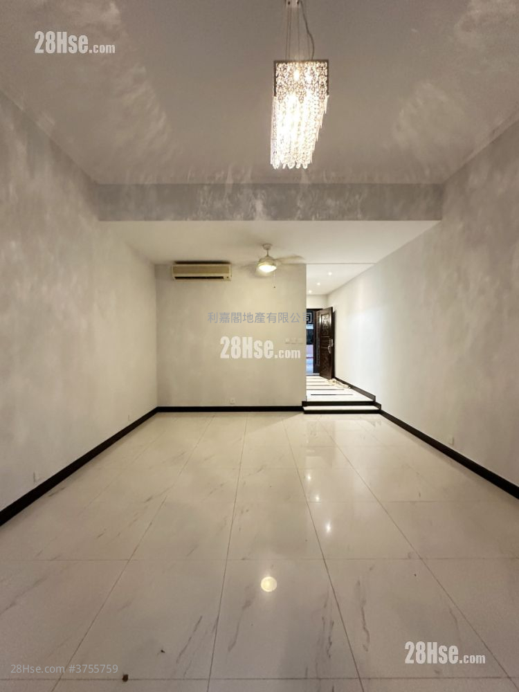 麗峰花園 售盤 3 房 , 4 浴室 1,761 平方呎