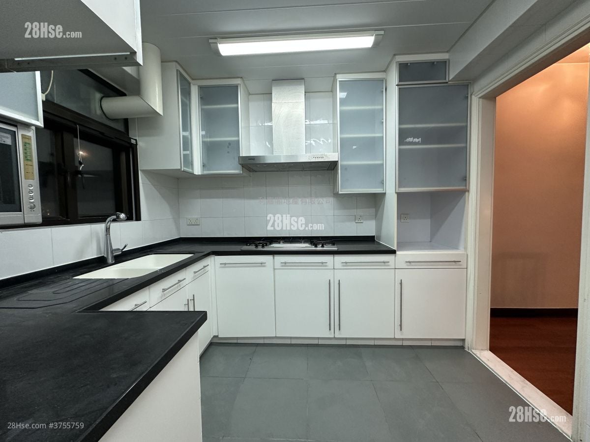 麗峰花園 售盤 3 房 , 4 浴室 1,761 平方呎