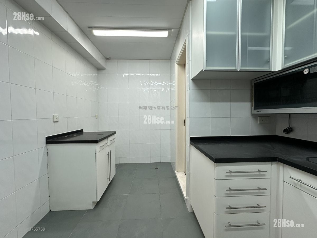 麗峰花園 售盤 3 房 , 4 浴室 1,761 平方呎