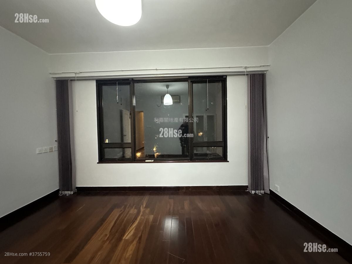 麗峰花園 售盤 3 房 , 4 浴室 1,761 平方呎