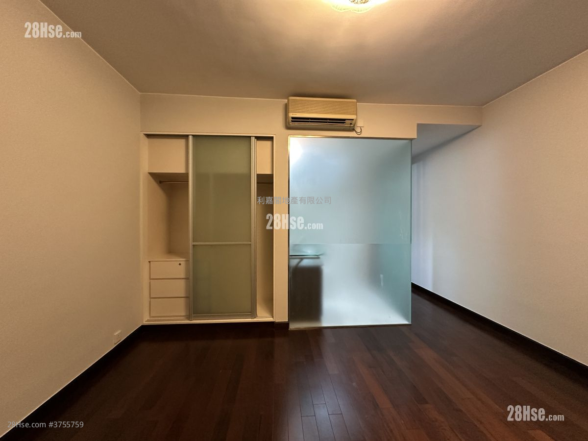 麗峰花園 售盤 3 房 , 4 浴室 1,761 平方呎