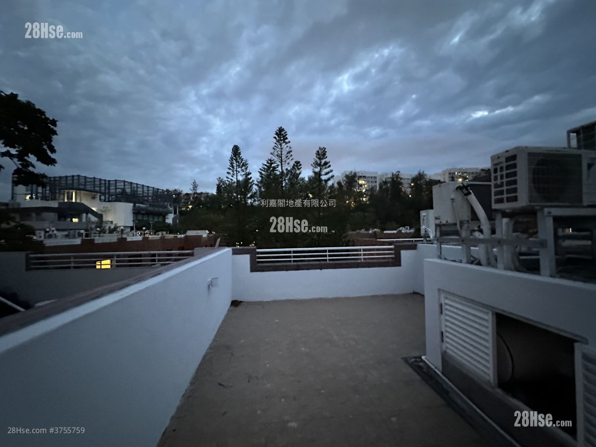 麗峰花園 售盤 3 房 , 4 浴室 1,761 平方呎