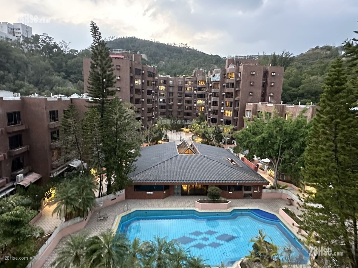 麗峰花園 售盤 3 房 , 4 浴室 1,761 平方呎