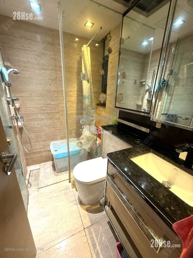 浴室: 天晋 售盘 3 房 648 平方尺