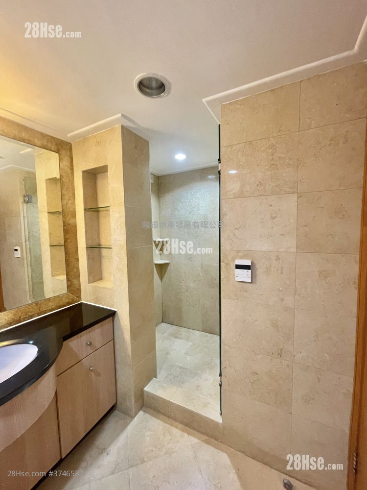 漾日居 租盤 4 房 , 3 浴室 2,011 平方呎