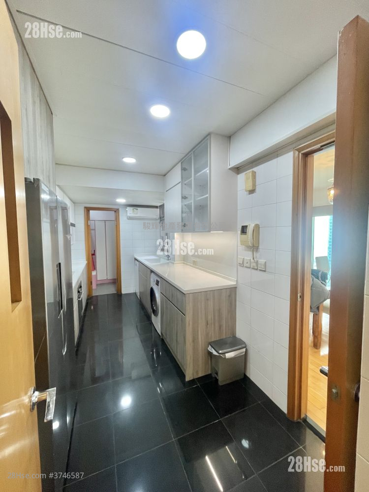 漾日居 租盤 4 房 , 3 浴室 2,011 平方呎