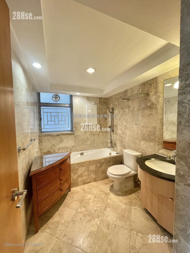 漾日居 租盤 4 房 , 3 浴室 2,011 平方呎