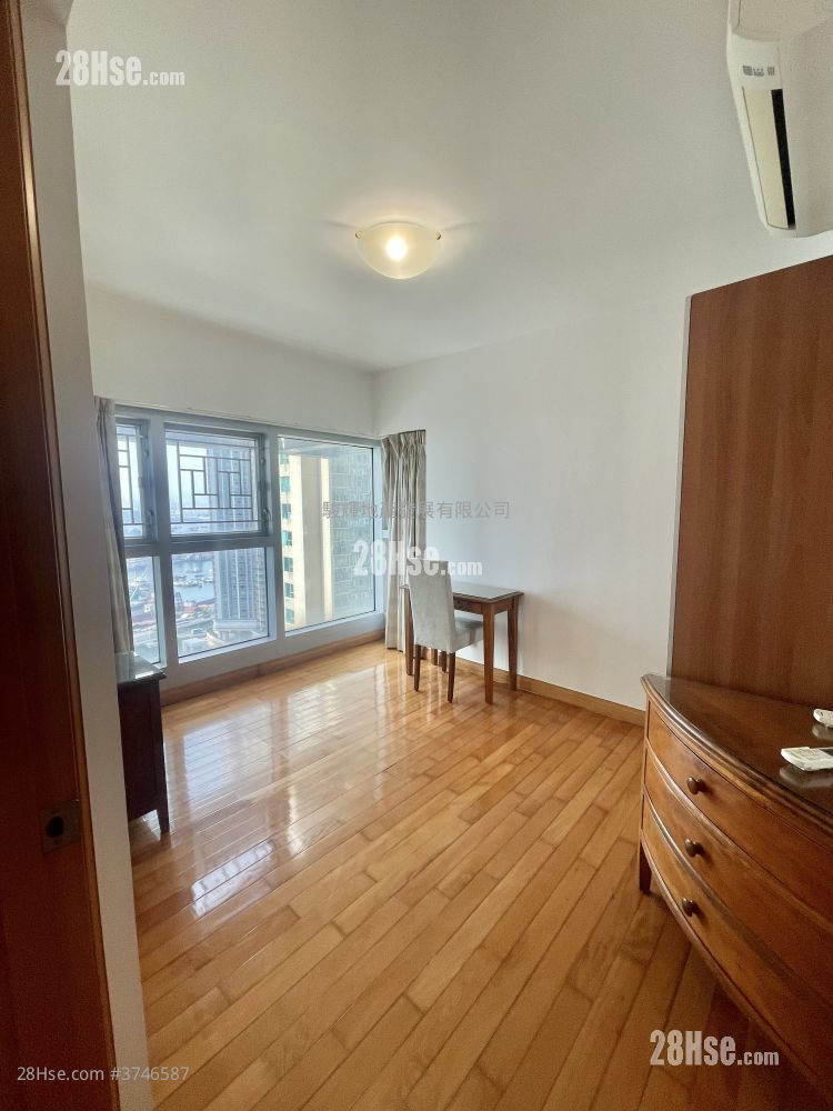 漾日居 租盤 4 房 , 3 浴室 2,011 平方呎