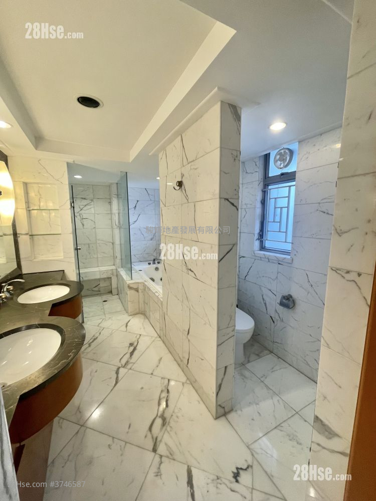 漾日居 租盤 4 房 , 3 浴室 2,011 平方呎