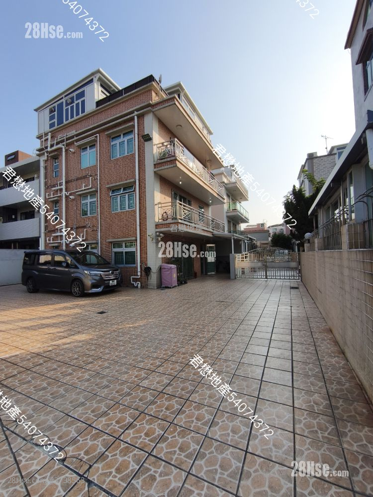 Village Rental 3 Bedrooms , 1 Bathroom 700 ft²