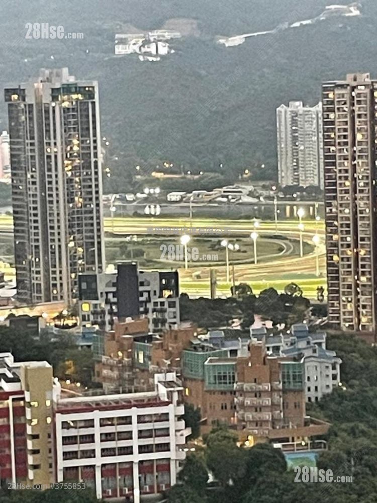 晉名峰 售盤 4 房 1,102 平方呎