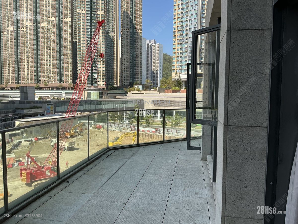 露台: 天晉 租盤 1,004 平方呎